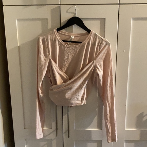 Lulu lemon size 12 pale pink wrap top - Picture 6 of 8